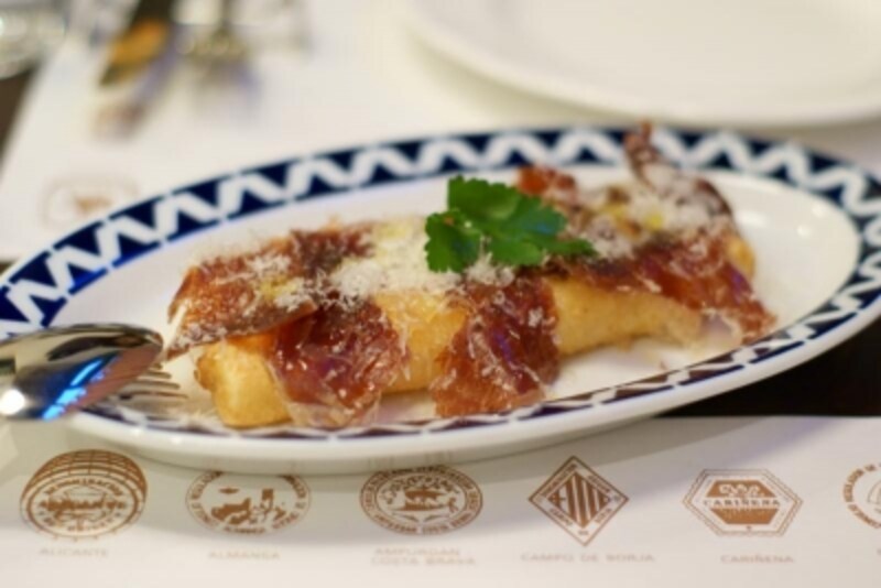 ナバーラ産極太ホワイトアスパラのフライundefinedイディアサバルチーズ風味