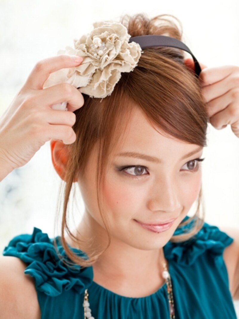 前髪に少し重なる位置がベスト