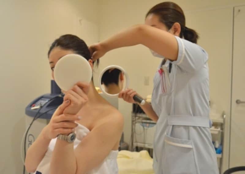 生え際の形を確認