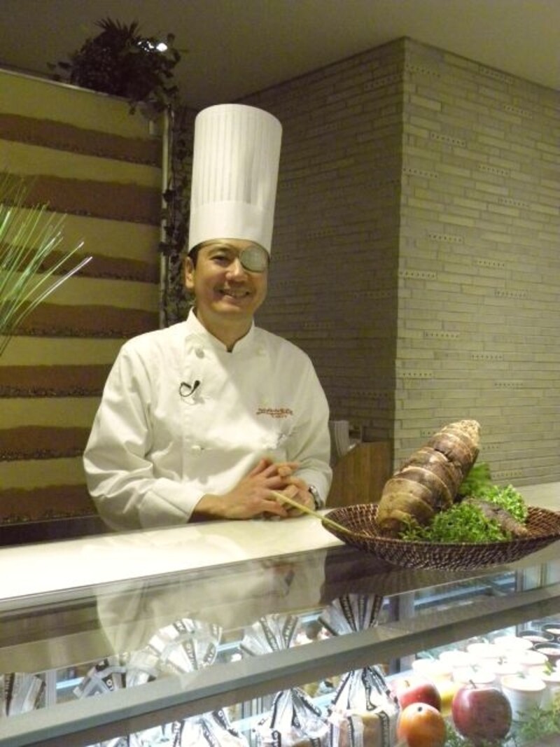 鎧塚俊彦シェフと愛媛県産「媛かぐや」