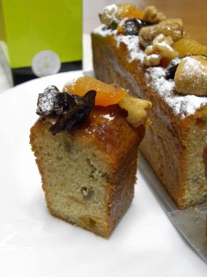 しっとりみずみずしい「ケイク・オ・フリュイ」