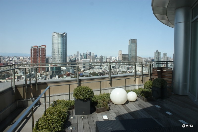 六本木方向を望む