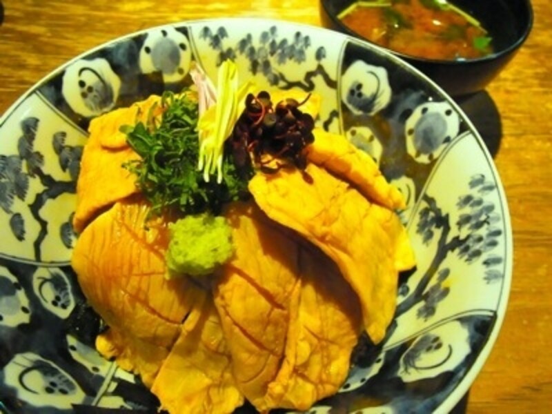 鳥わさ丼undefined中盛undefined940円