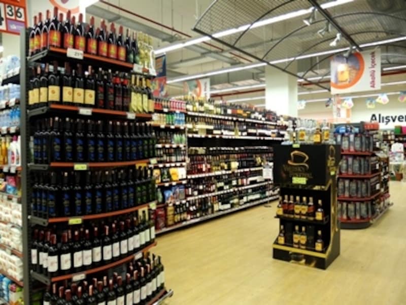 スーパーのアルコール売場