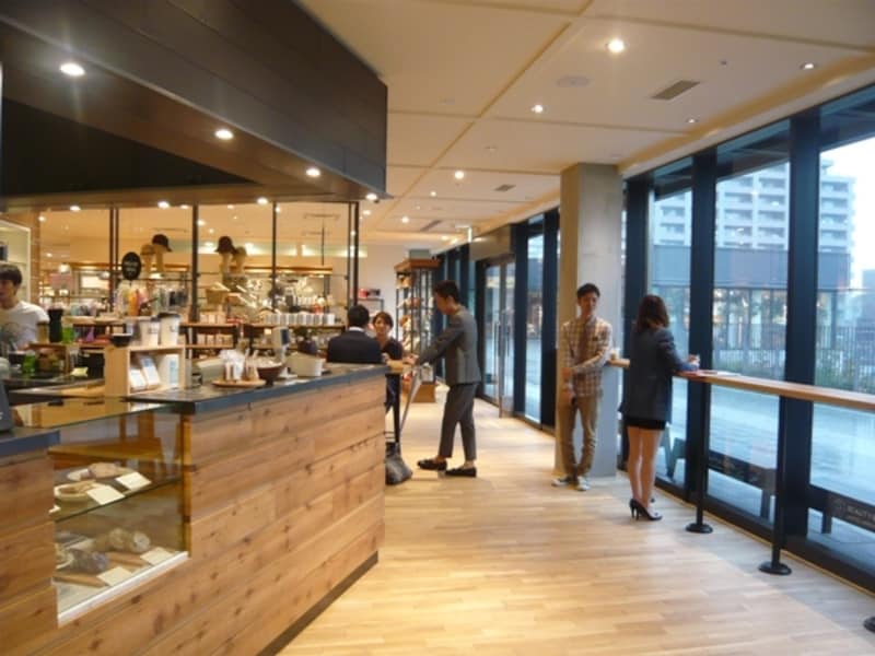 BE A GOOD NEIGHBOR店内