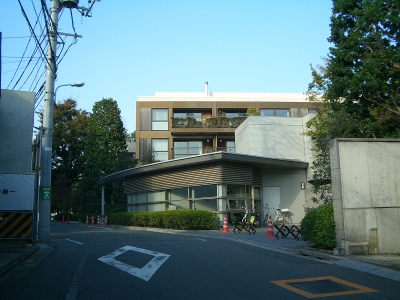 渋谷区神山町の低層マンション「フォレストテラス松濤」
