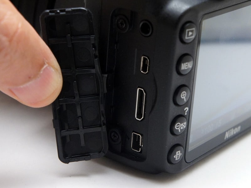 D3200 コネクタ群