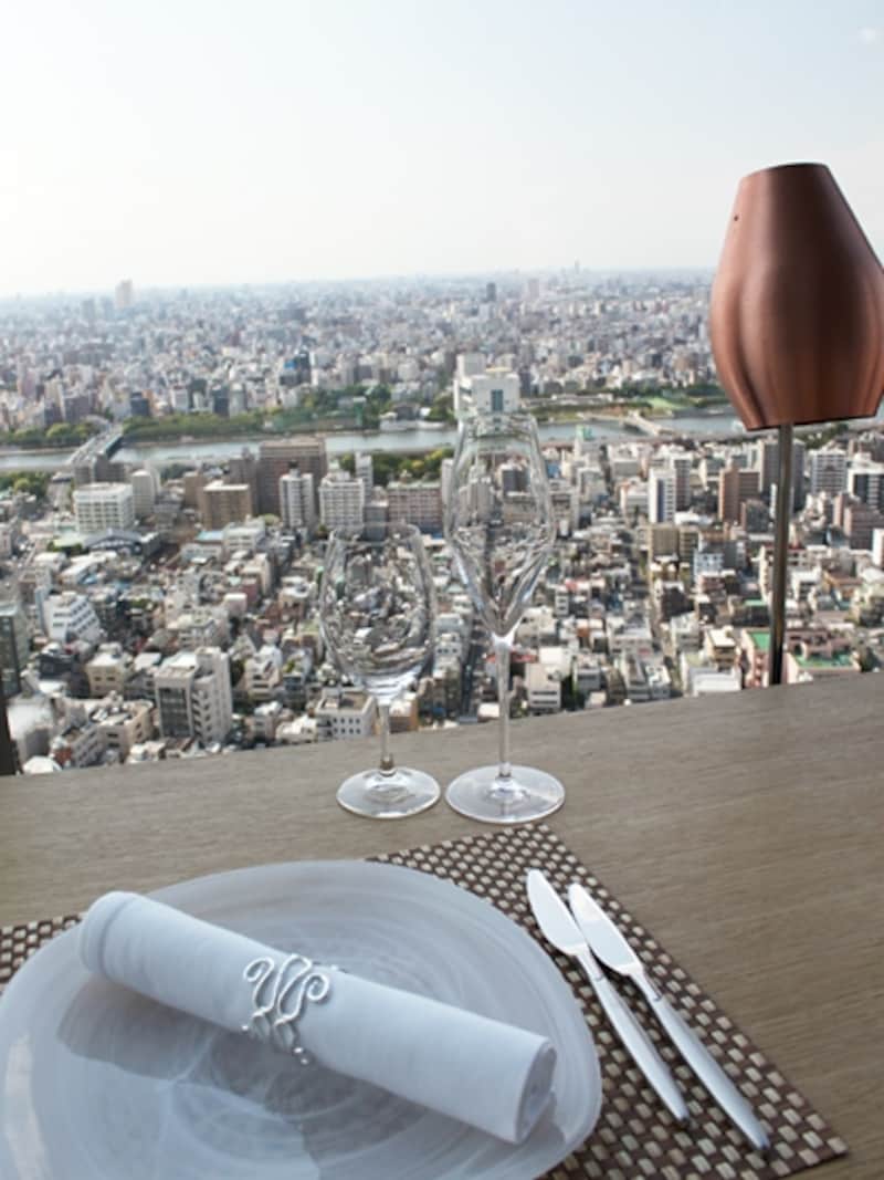 絶景を見下ろせるカウンター席