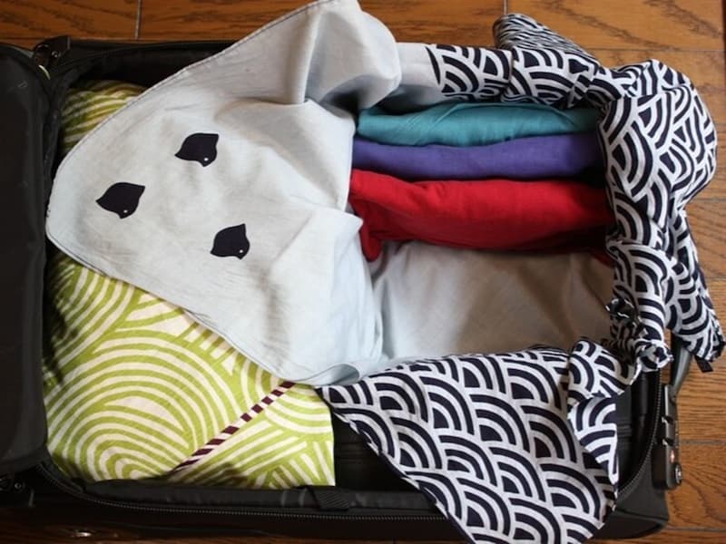 中身のサイズに合わせたり、空間に合わせて詰め込んだり。自由自在にできるのが風呂敷の良さです