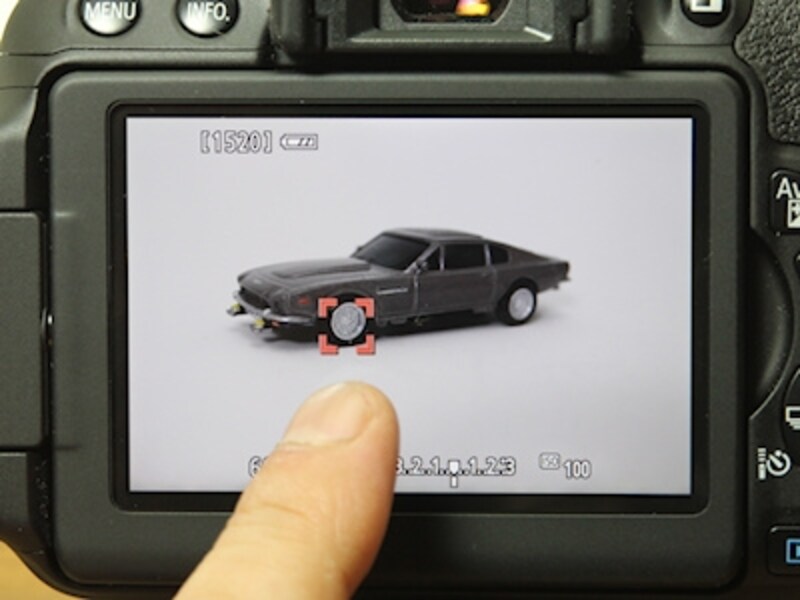 ピントを合わせたい個所にタッチするだけでシャッターが切れる