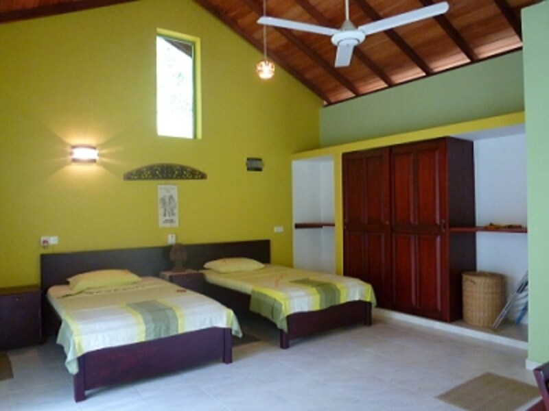 電話もテレビも時計もない部屋で、ゆっくりと時間の過ぎるのを楽しみます。