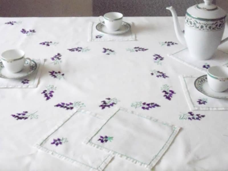 刺繍で作る花柄のテーブルセット ハンドメイド 手芸 All About