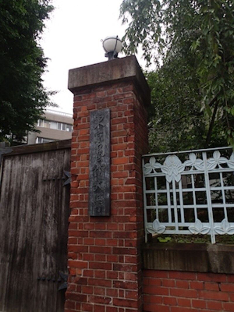 プログラムオートundefinedF2.8 1/1000秒 ISO100undefined4.5mm（25mm相当）「東京芸術大学旧正門」