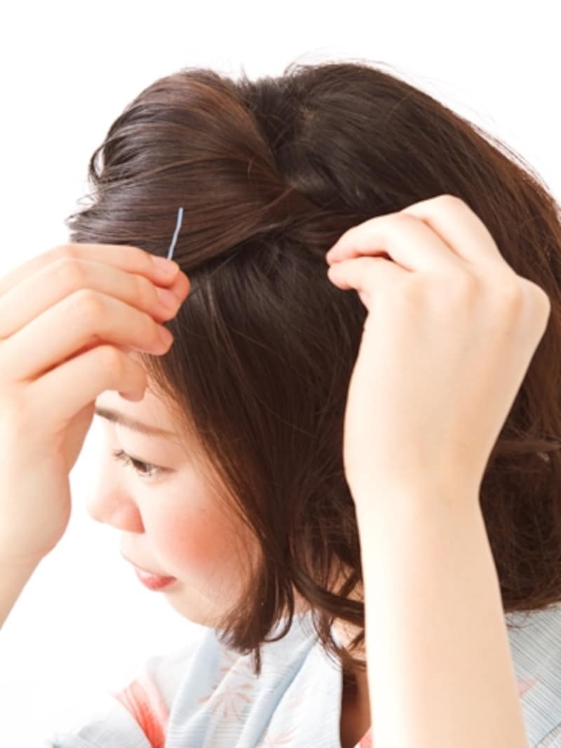 毛束をねじり、膨らませて高さを出す