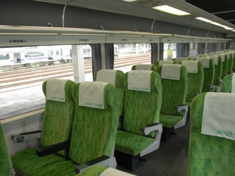 2号車と3号車の車内