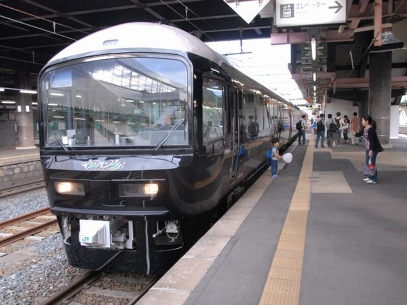 盛岡に到着した「ジパング編成」