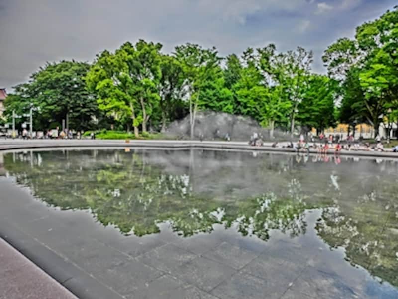 HDRアートundefinedF3 1/1000秒 ISO80undefined4.24mm（24mm相当）「上野公園・噴水広場」