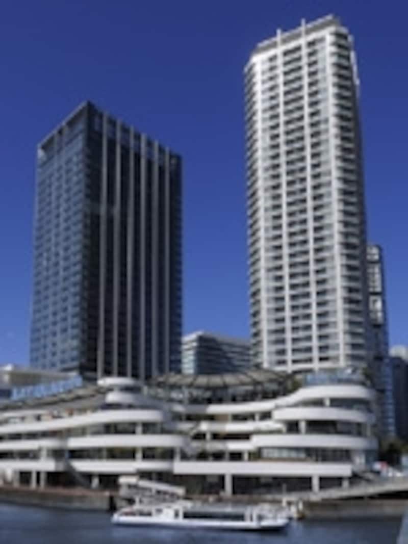横浜ベイクォーターANNEXは、左側の高層ビルの3階～6階