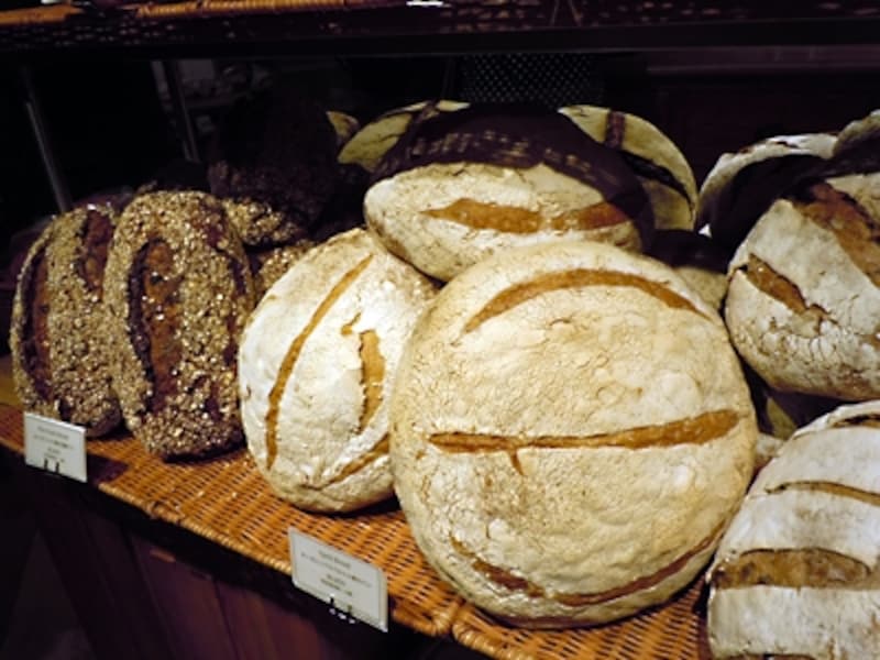 カンパーニュなどの食事パン