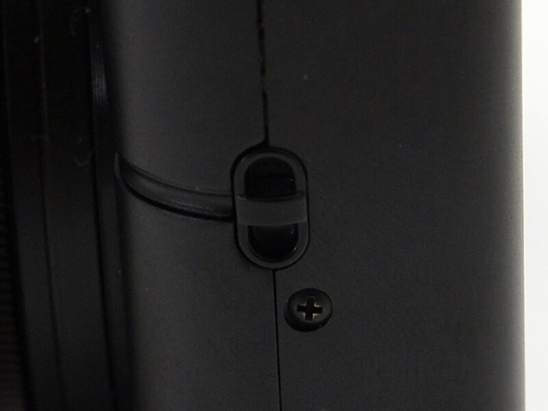 DSC-RX100 ストラップホール