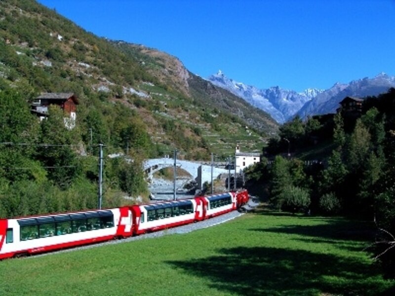 スイス列車イメージ