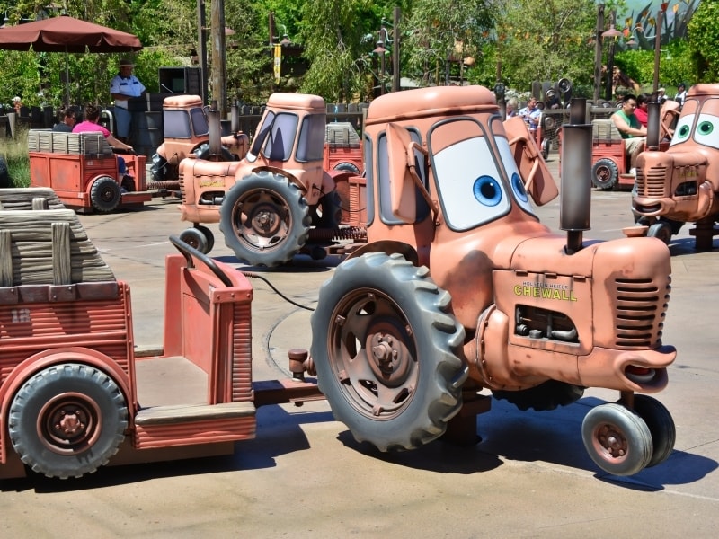 メーターがセレクトした音楽に合わせてマシーンが動きます