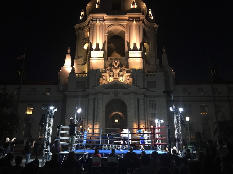 シティホール前の広場では、頻繁にイベントやコンサートも行われます！