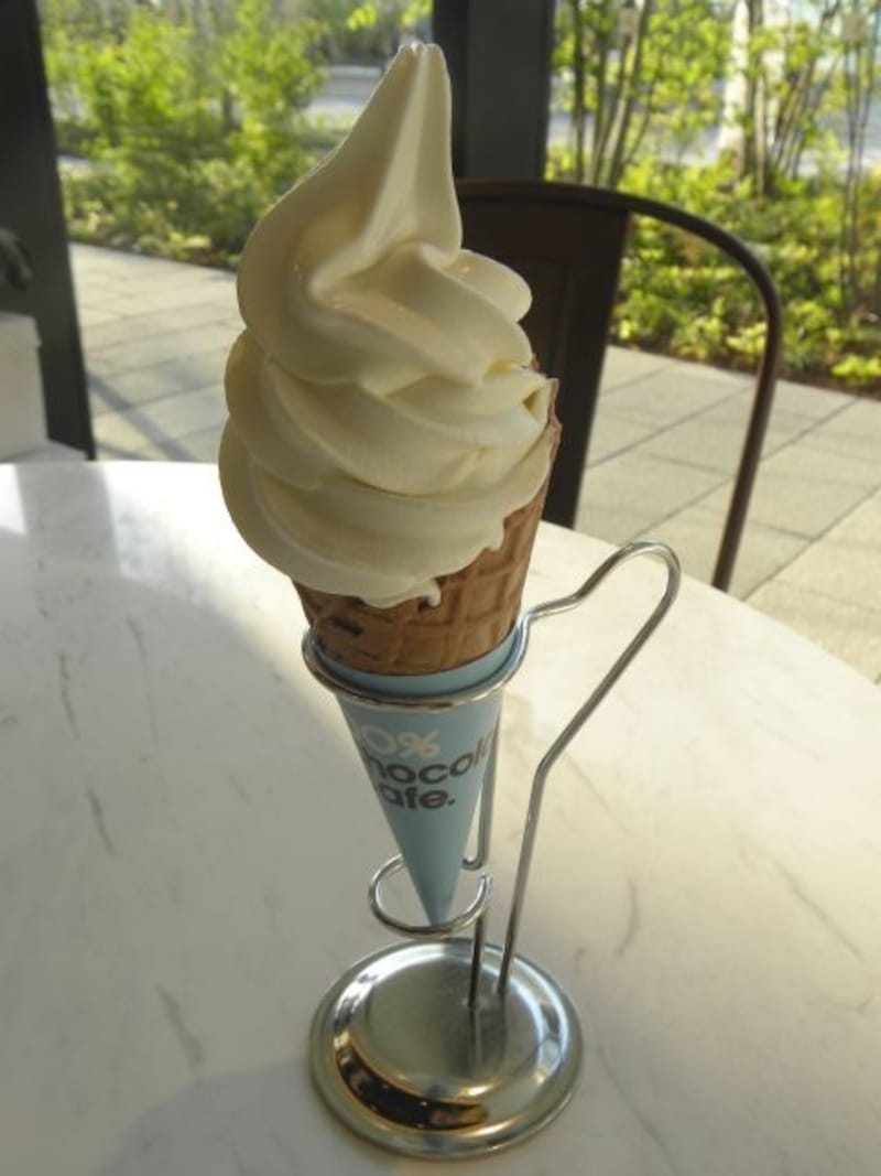 「100％ChocolateCafe.」の「100％チョコソフトクリーム」（370円）