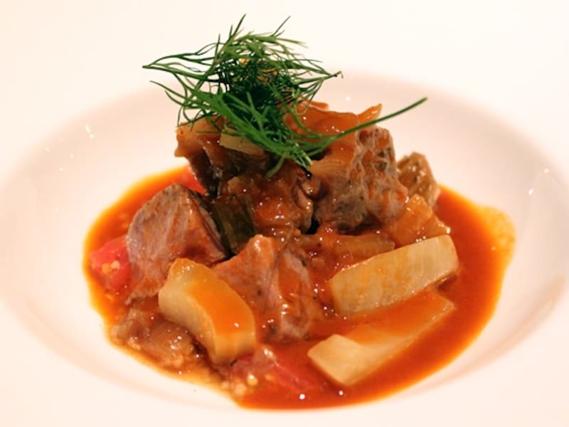 肉料理「仔羊のストゥファート」