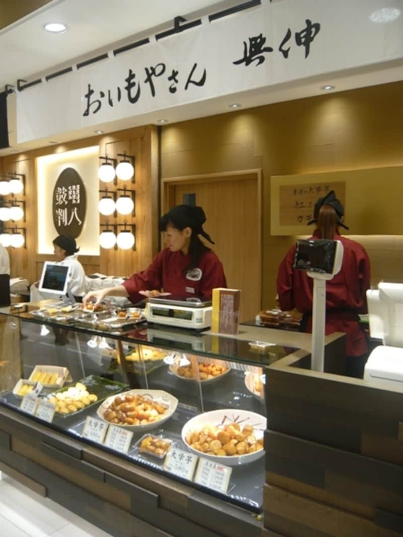 浅草 おいもやさん 興伸の店頭