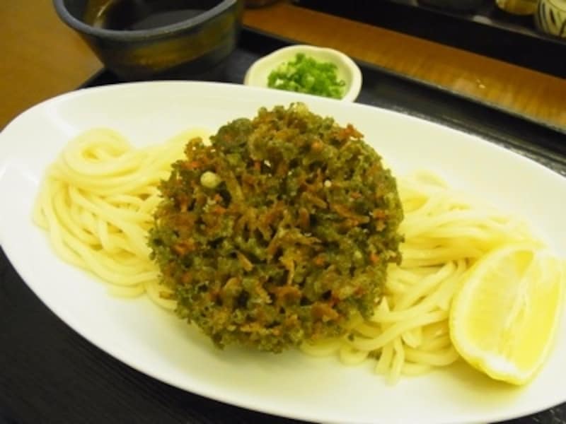 五色揚げ付きつけうどん（850円）