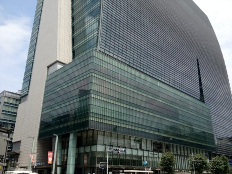 地下鉄日本橋駅から直結しているCOREDO日本橋