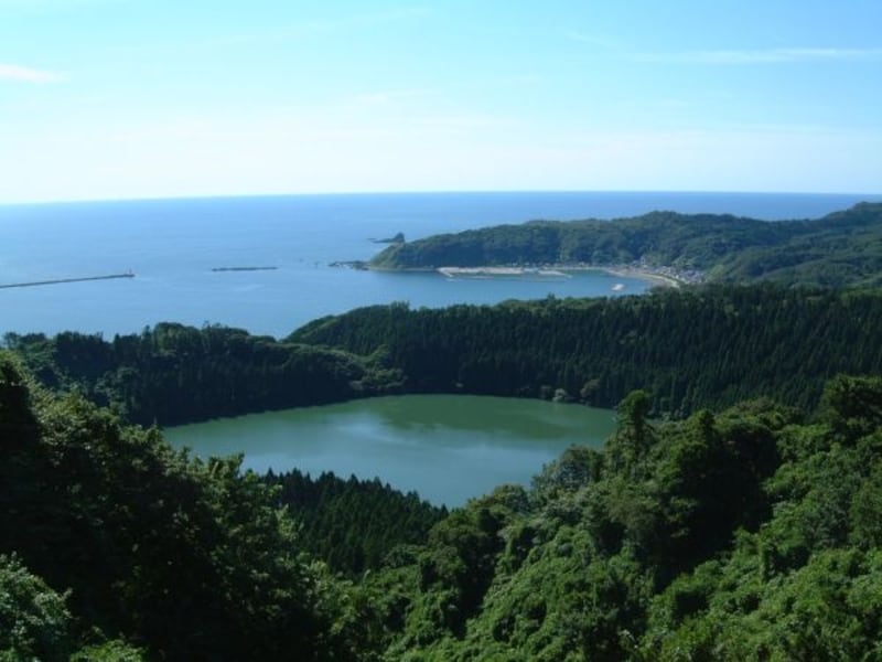 八望台からの眺め(1)/二ノ目潟と戸賀湾