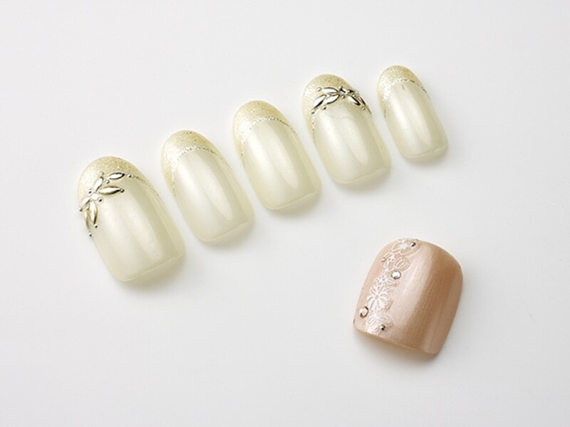 フットはお花モチーフでフェミニンに