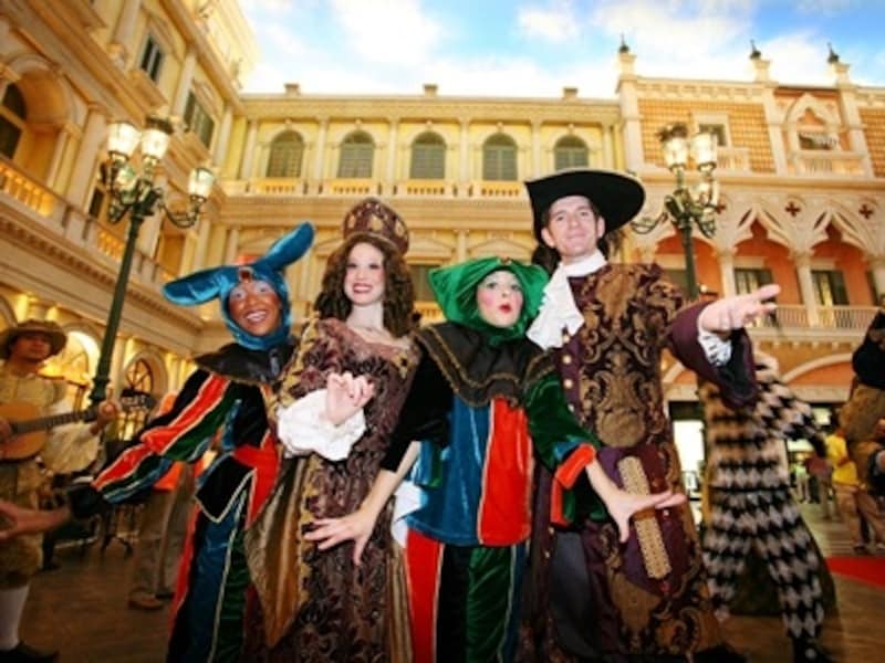 大道芸人「ストリートモスフィア」 (c) The Venetian Macao