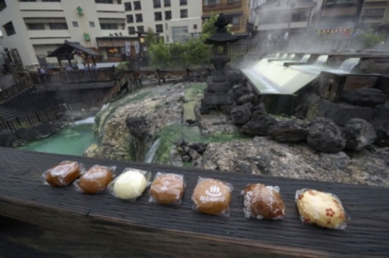 草津温泉の温泉饅頭 食べ比べ 草津の観光 旅行 All About 草津温泉の温泉饅頭 食べ比べ 草津の観光 旅行 All About