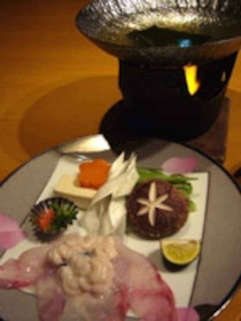 ポン酢でいただく、寒ブリと白子のしゃぶしゃぶ