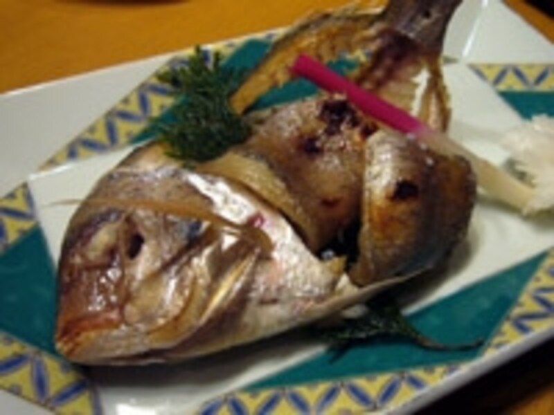 鯛の焼物。身がふっくらと柔らかでした
