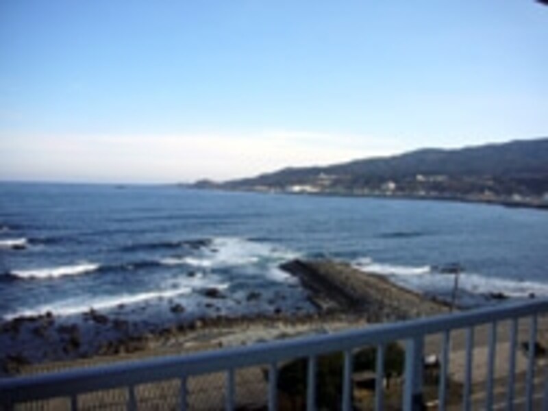 客室の窓から見えた大海原。気持ちいい！