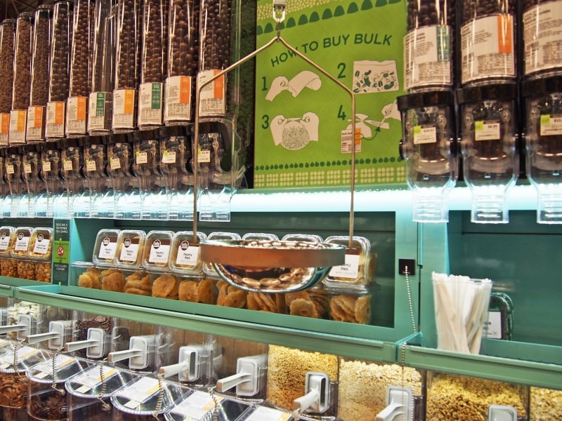 ナッツ、ドライフルーツのバルクコーナー(カハラ店)