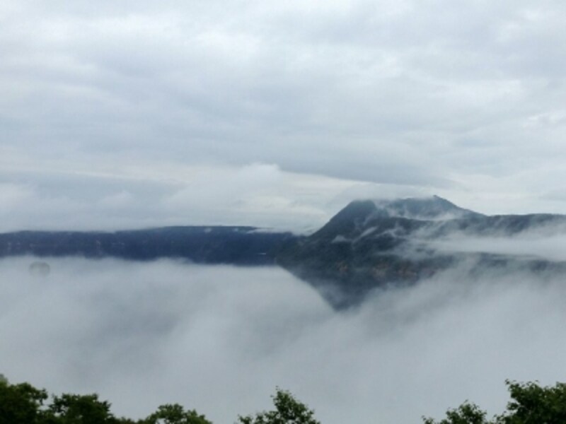 世界第二の透明度を誇る北海道の霧の摩周湖 北海道の観光 旅行 All About