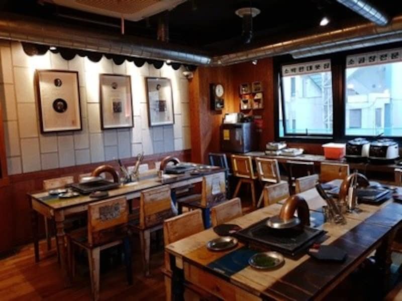明洞の焼き肉店、肉統領(ユクトンリョン)