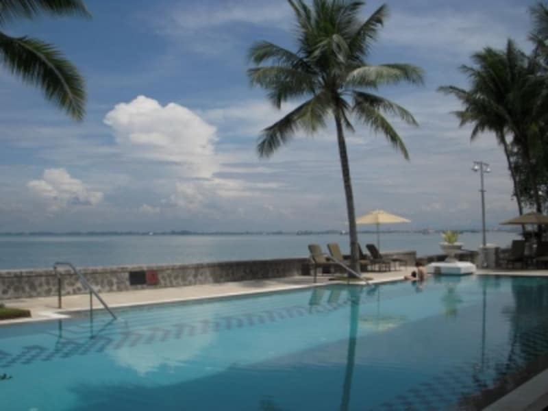 青い空、青い海を期待するのであれば、ベストシーズンを狙って