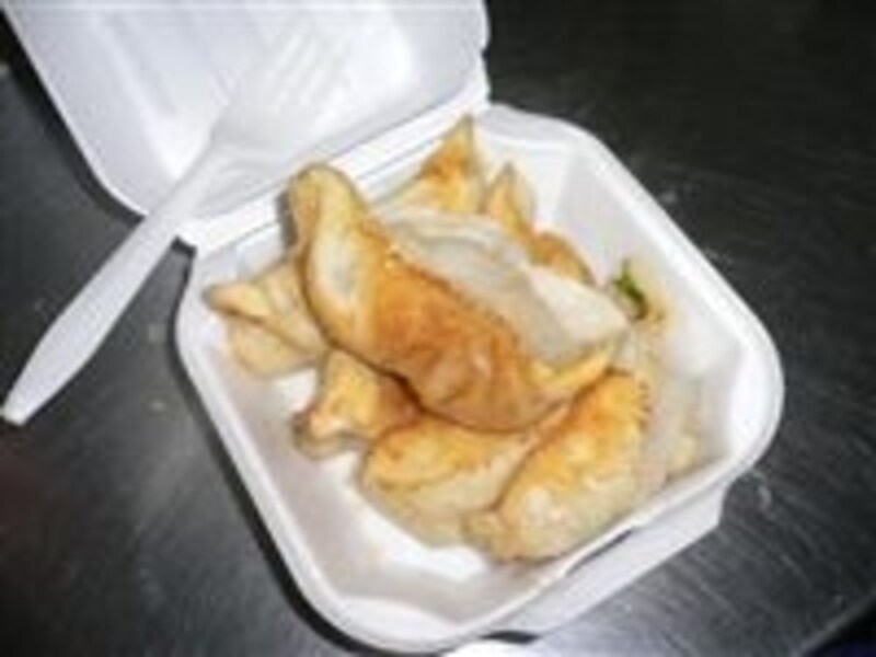 カリッカリに焼かれた激ウマ餃子