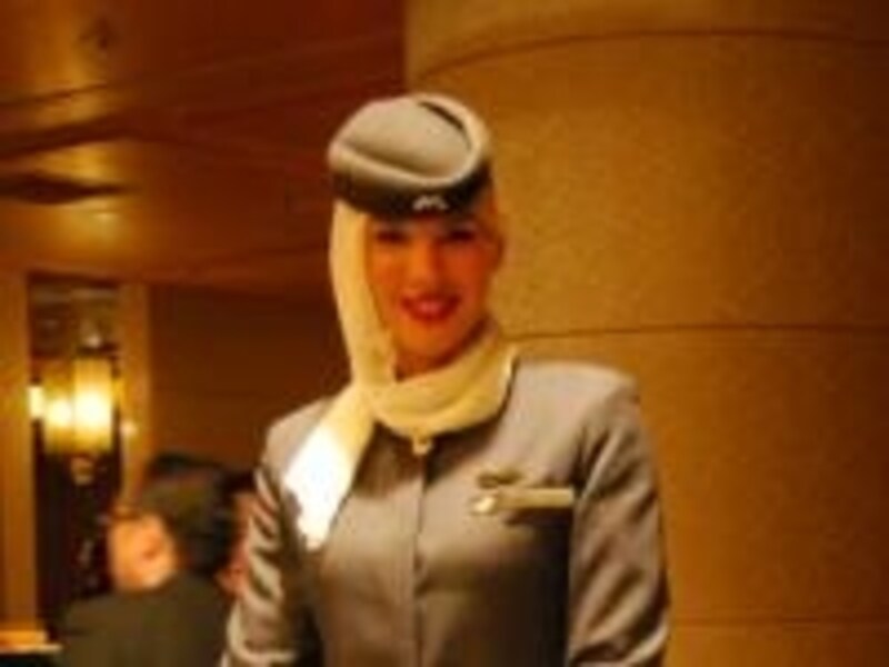 世界各地から採用された客室乗務員　3月29日に行われた記者発表会にて