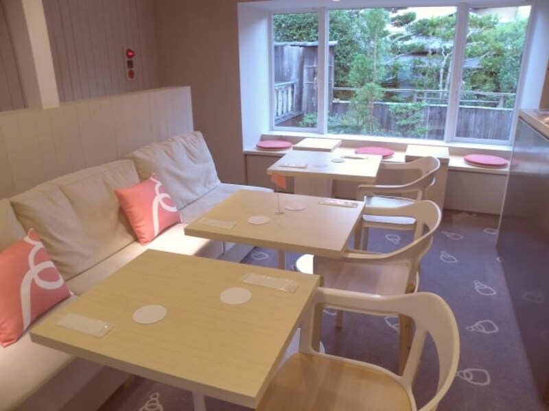 「ラ・パティスリー・デ・レーヴ」の2階サロン席