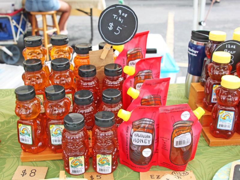 ホールフーズ・マーケットにも並ぶ 「HAWAIIAN RAINBOW BEES」のスクイーズパウチハチミツ（カカアコFM）