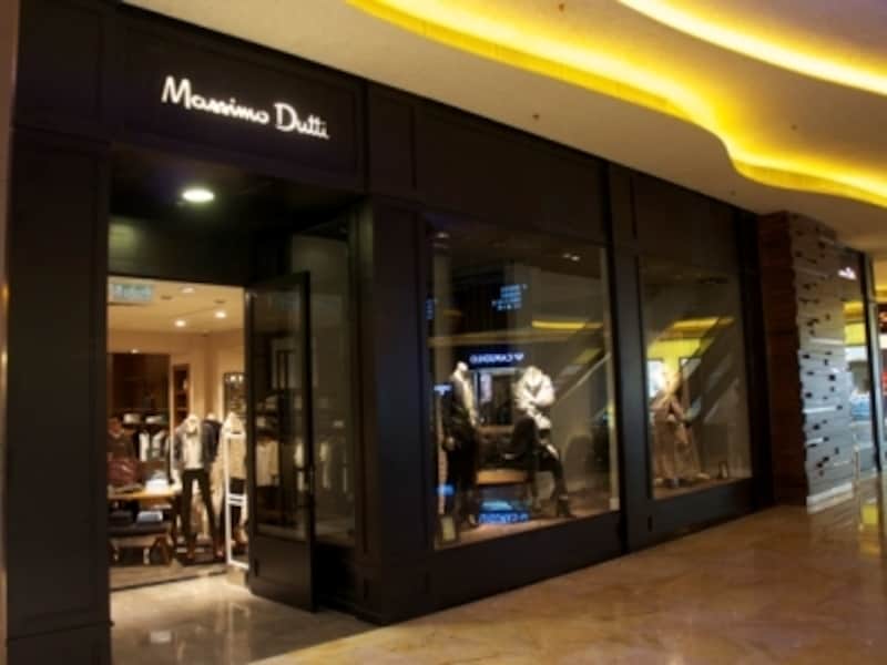 日本未上陸のZARA系ブランド「Massimo Dutti（マッシモ・ドゥッティ）」の大型ショップ