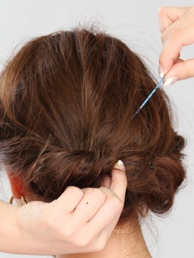 ねじりミディアムヘアアレンジ方法4