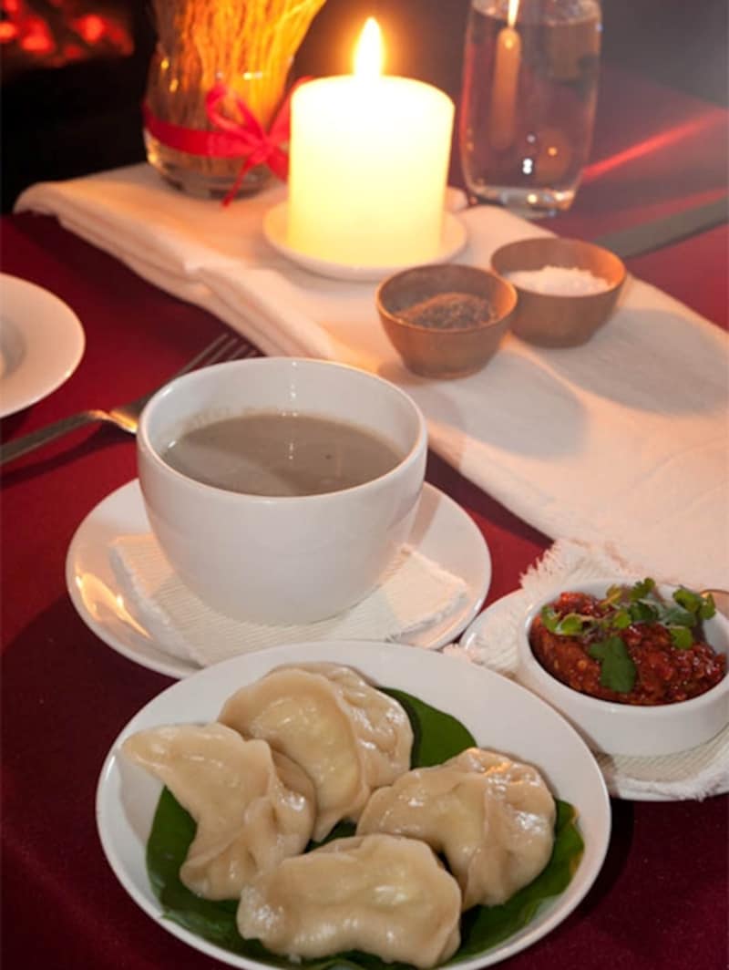 水餃子に似たモモはもちもちした食感が特徴